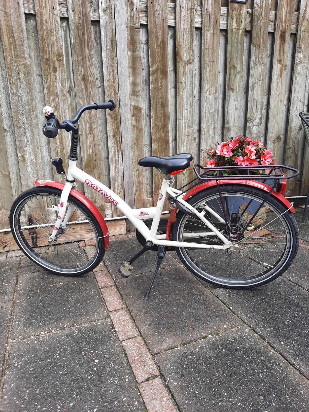 Batavus kinderfiets 22 inch - Wit/Rood, Ophalen, Terugtraprem, 22 inch, Gebruikt