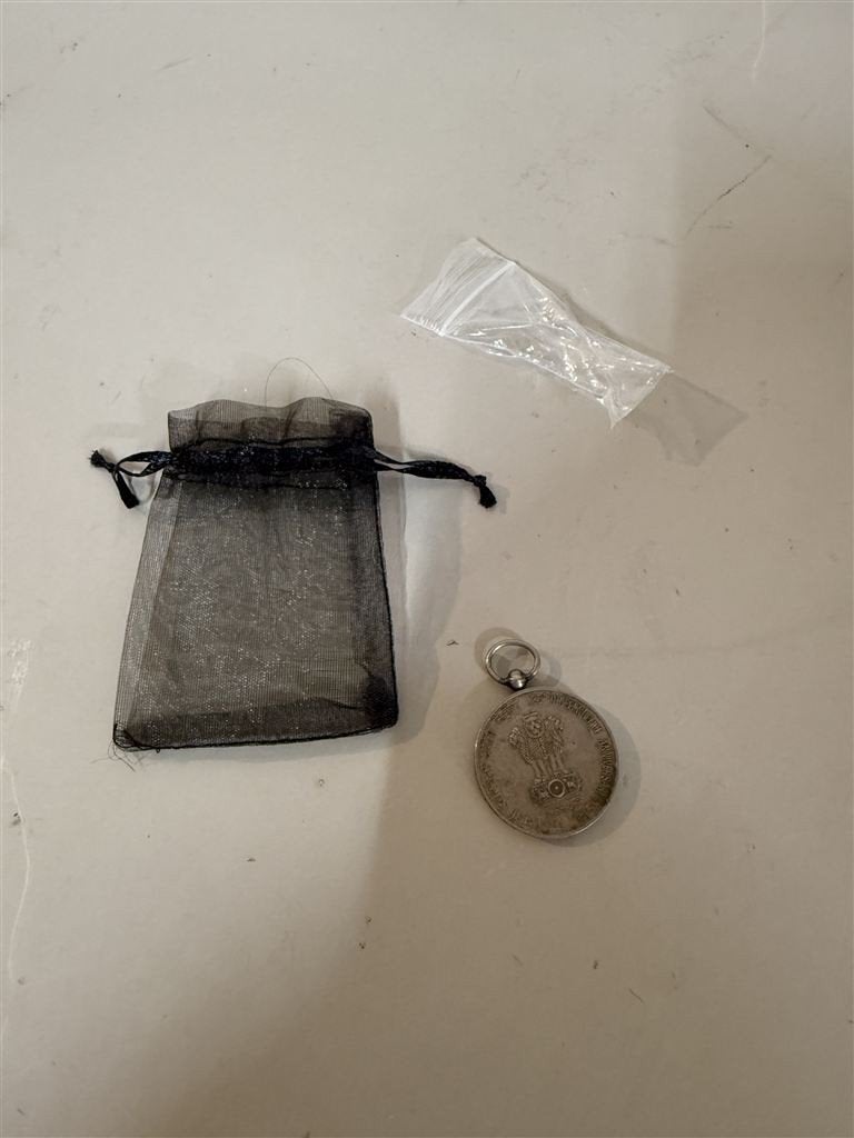 Zeldzame Medaille - 25 Jaar Onafhankelijkheid India - 1947-1, Ophalen of Verzenden, Overige materialen