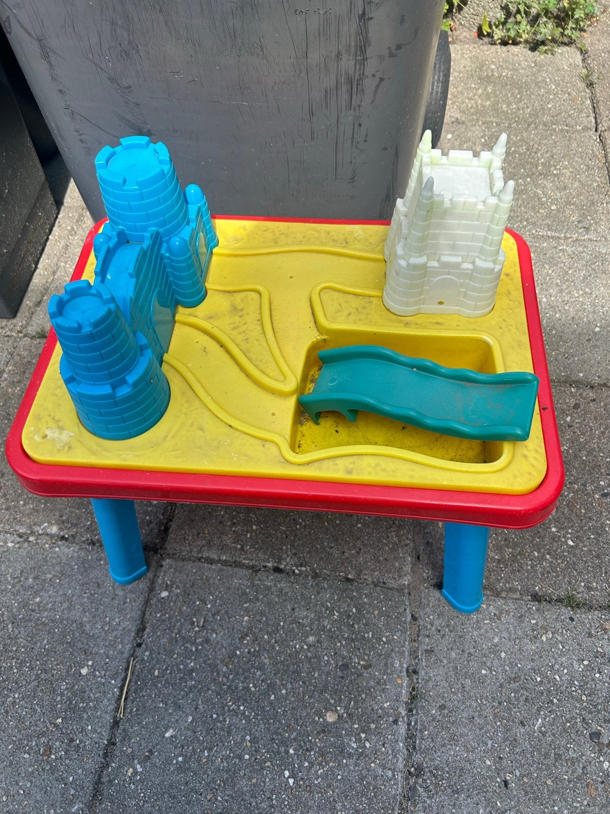 Water zand tafel met zandvormpjes, Ophalen, Gebruikt
