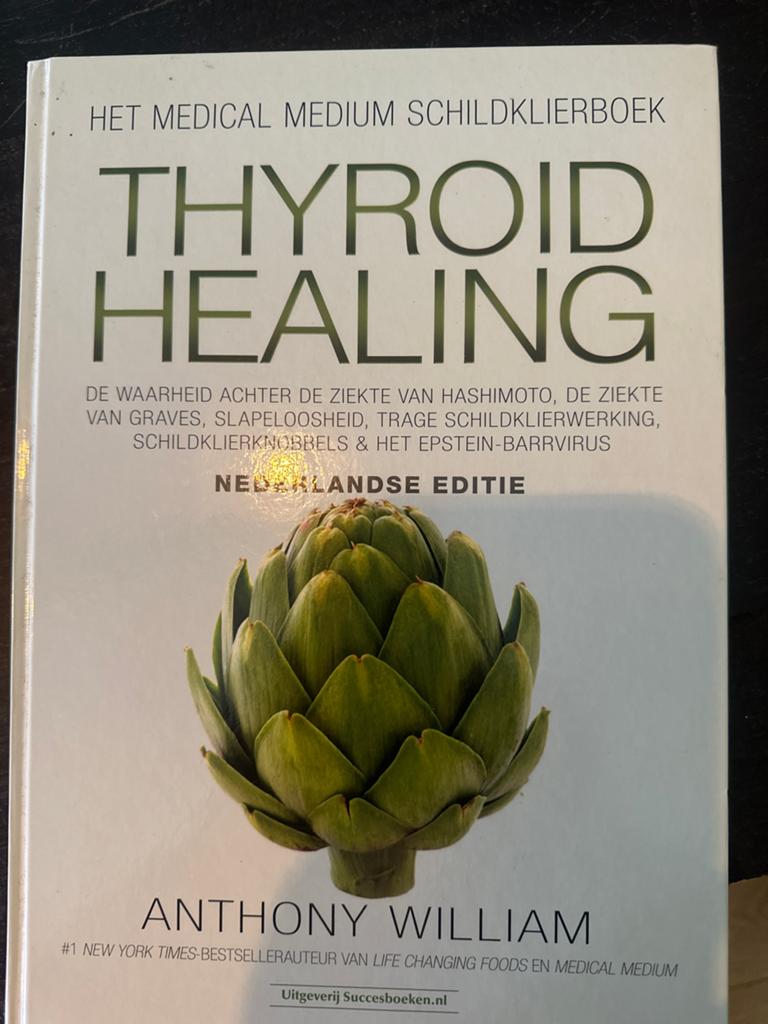 Nederlands-Thyroid Healing:  Medical Medium Schildklierboek, Boeken, Ophalen of Verzenden, Zo goed als nieuw, Gezondheid en Conditie