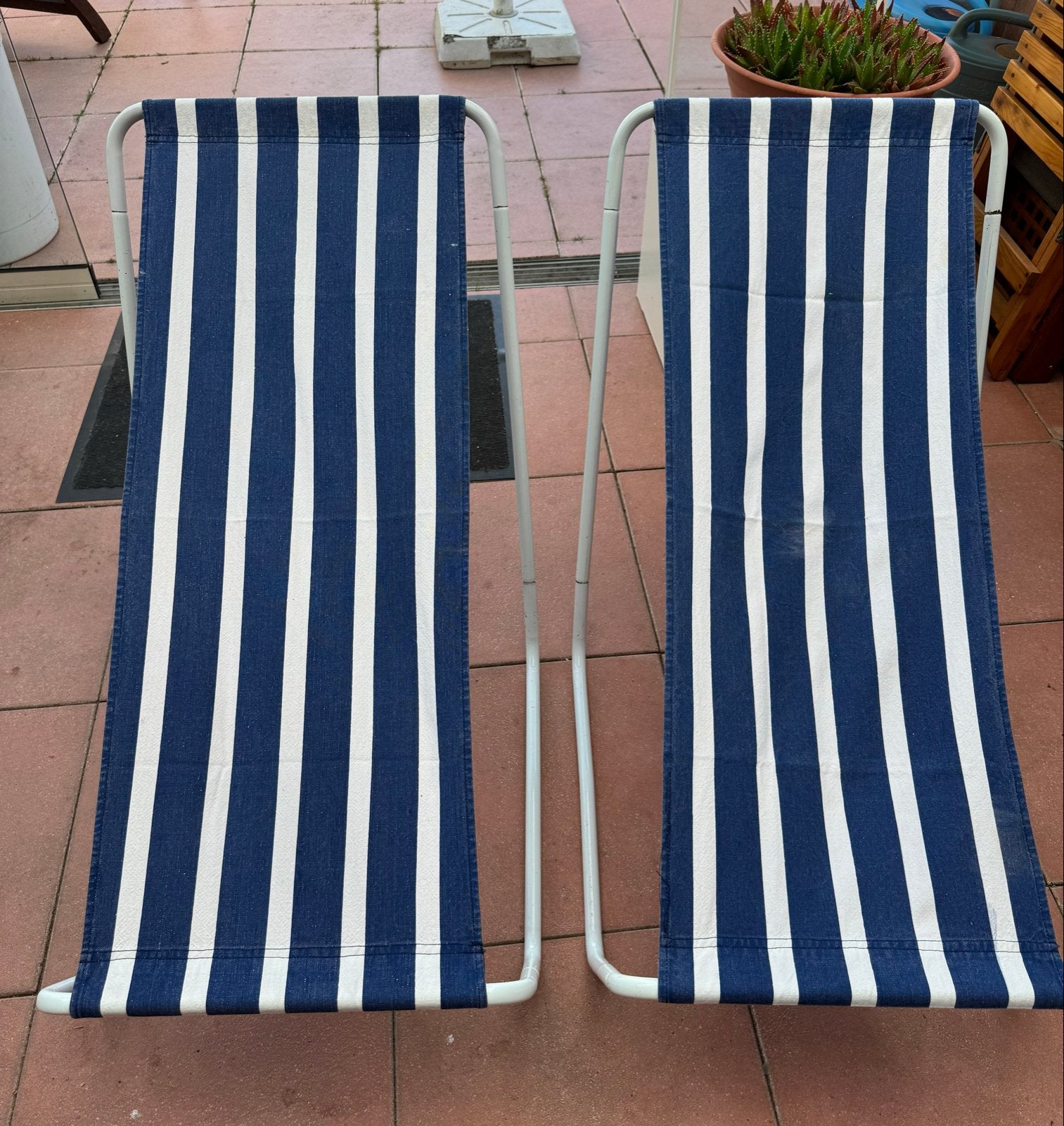 2 vrolijk gestreepte strandstoelen, campingstoelen, Ophalen of Verzenden, Gebruikt, Campingstoel
