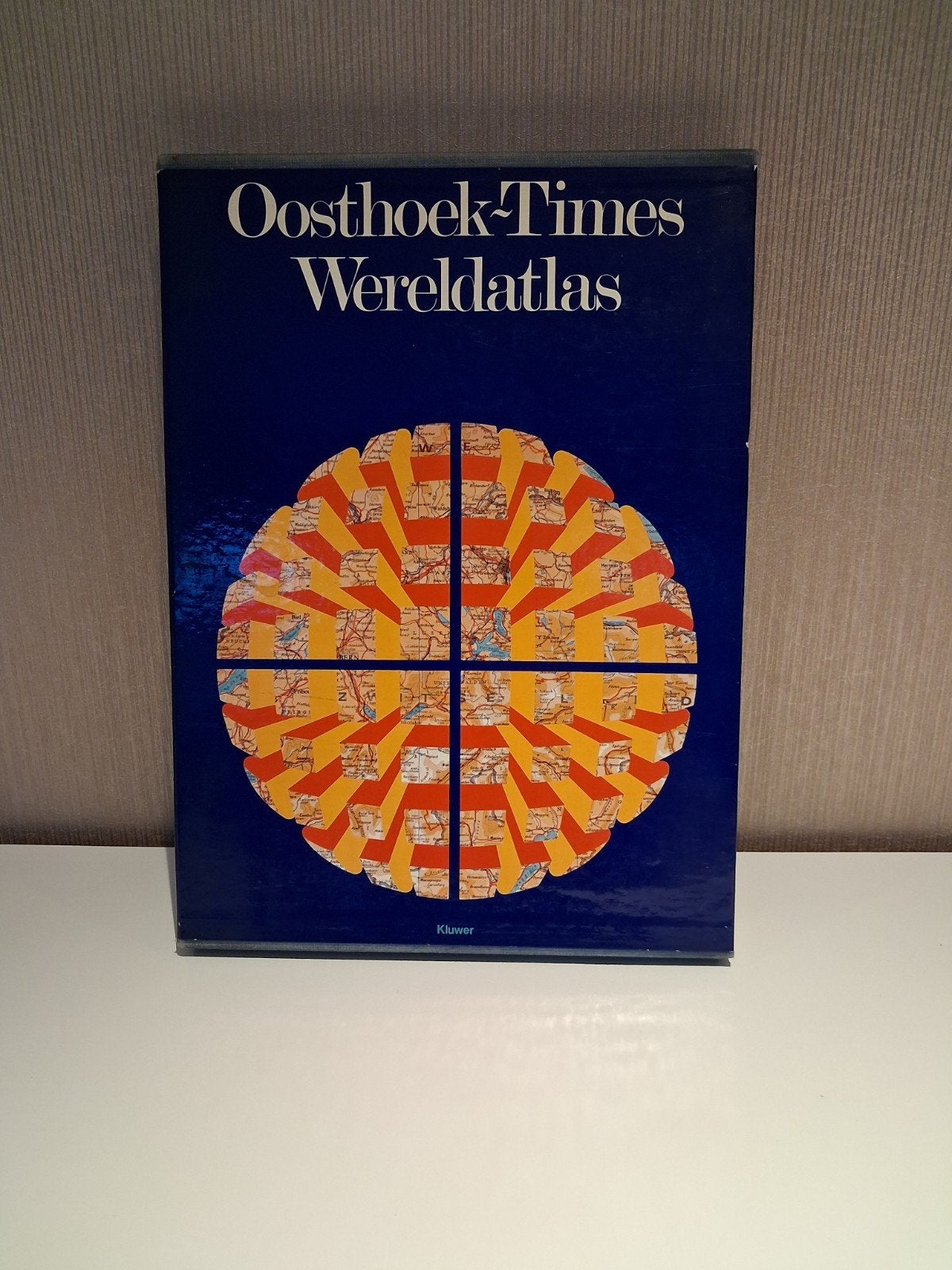 Oosthoek-Times Wereldatlas - Zo goed als nieuw, Boeken, Overige atlassen, Ophalen of Verzenden, Zo goed als nieuw, 1800 tot 2000
