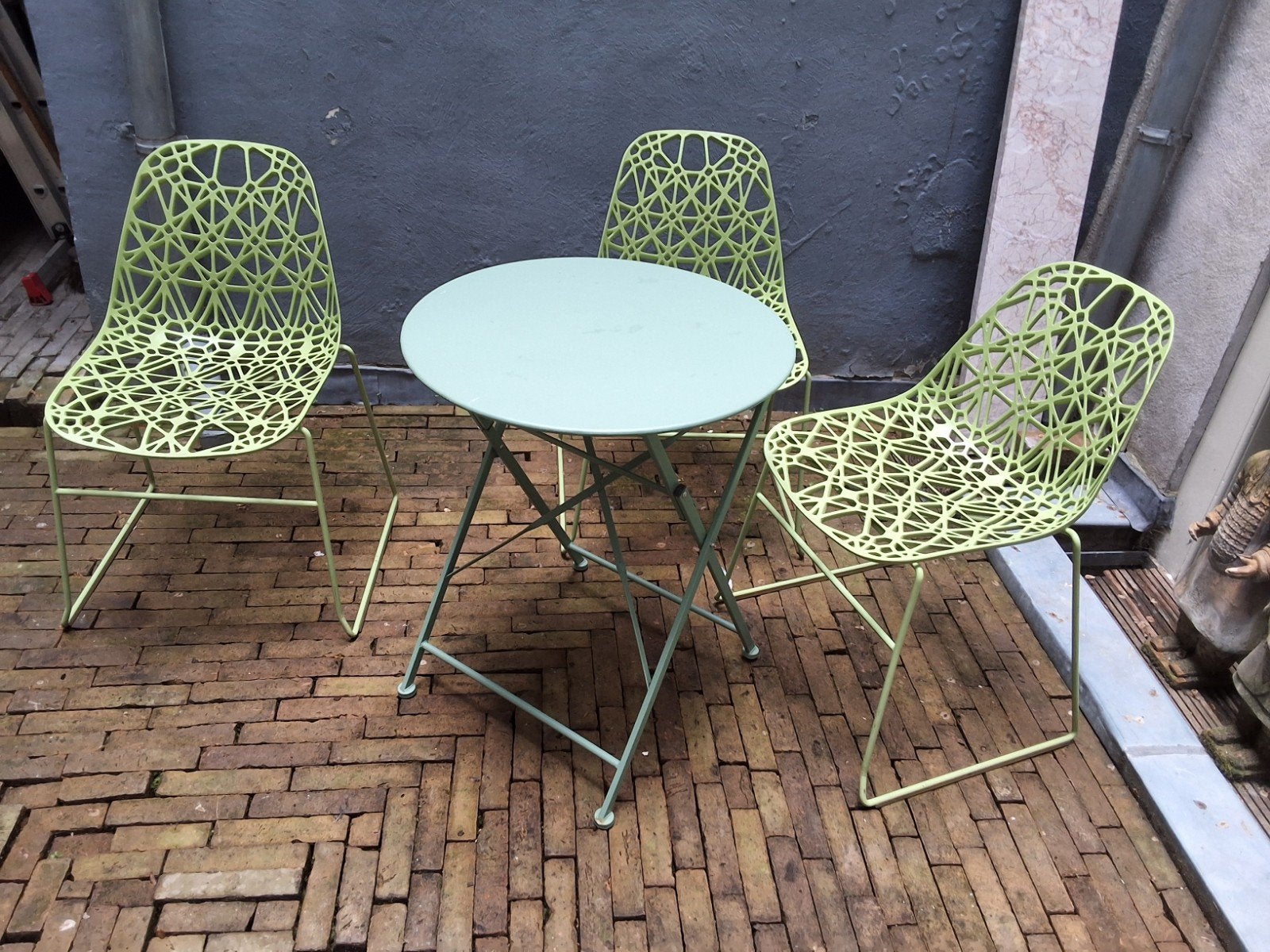 3 stoeltjes en 1 tafeltje., Ophalen, Bijzettafel, 3 zitplaatsen, Aluminium