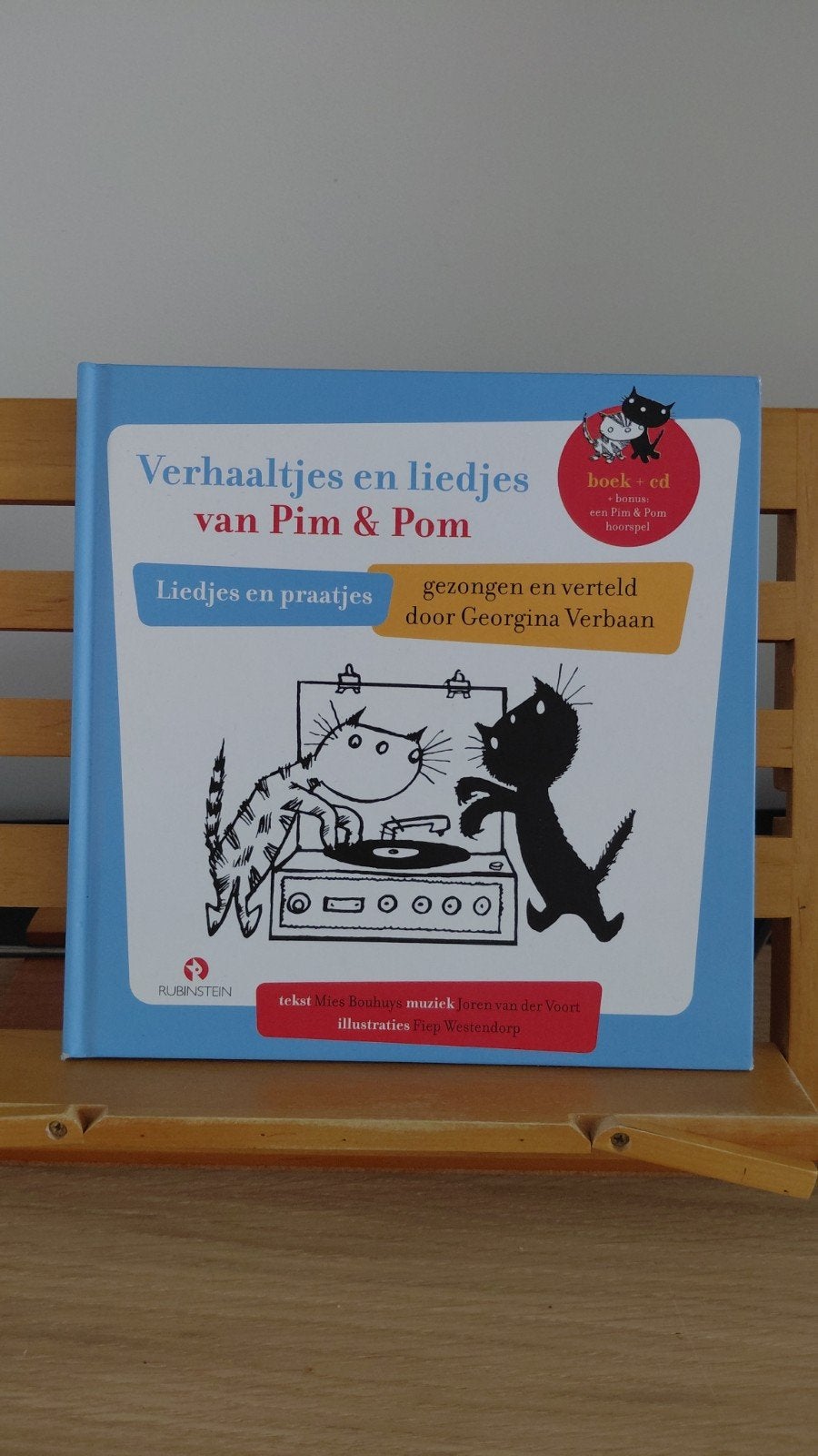 Verhaaltjes en liedjes van Pim & Pom - Boek met CD, Ophalen of Verzenden, Zo goed als nieuw, Mies Bouhuys, Georgina Verbaan, 2 tot 3 jaar