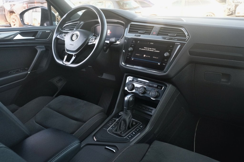 Volkswagen Tiguan Allspace 1.5 TSI R-Line Pano, Muziek, 360,, 150 pk, Automatische klimaatregeling, Leder en Stof, Zwart