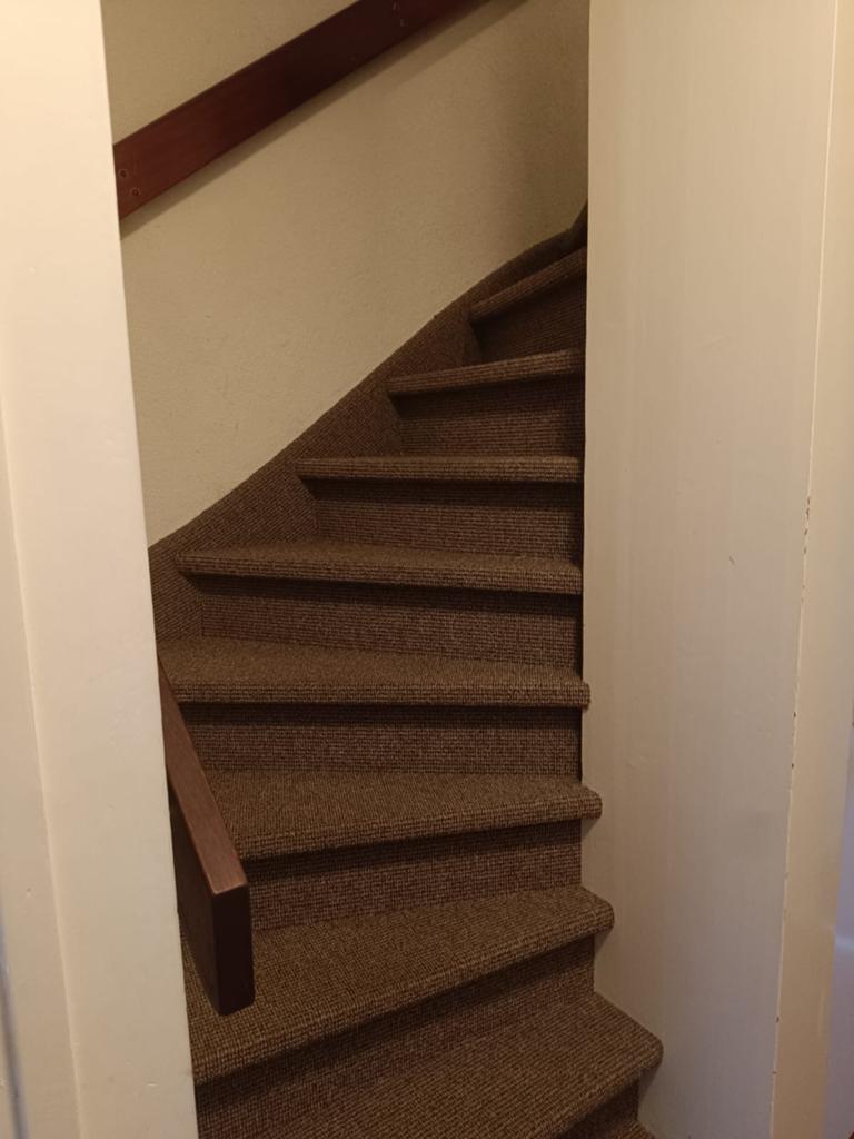 Trap Stoffering Gratis Inmeten Zonder Zichtbare Nieten, Ophalen of Verzenden, Nieuw, 75 m² of meer, Tapijt