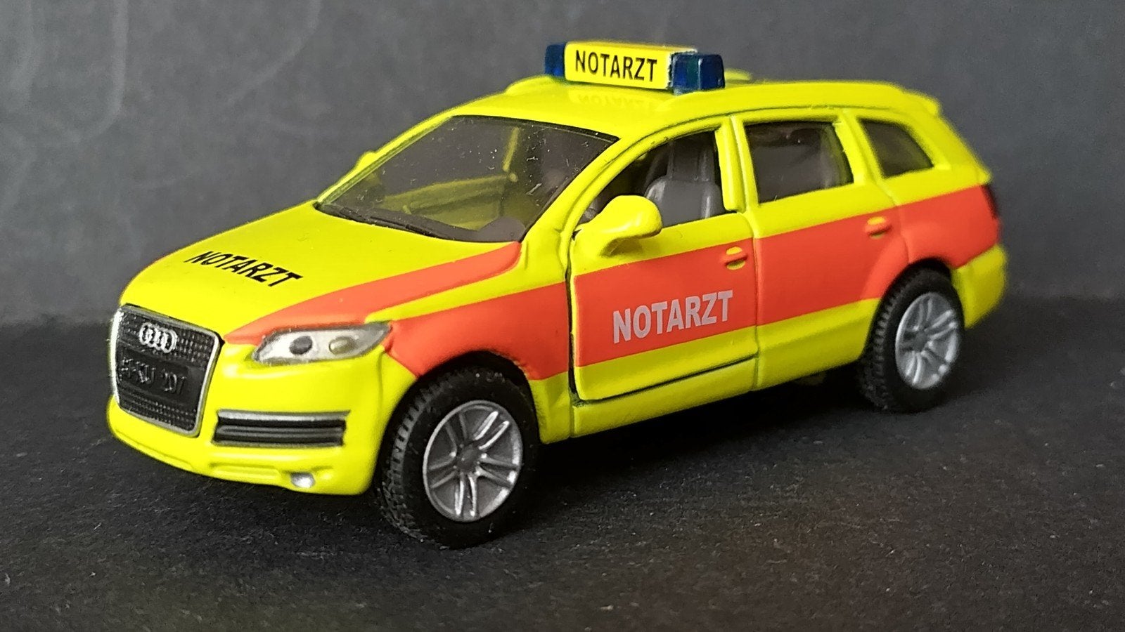 Audi Q7 Notarzt 1007 1:55 Siku 1429 Pol, Auto, Ophalen of Verzenden, Zo goed als nieuw, Sieper