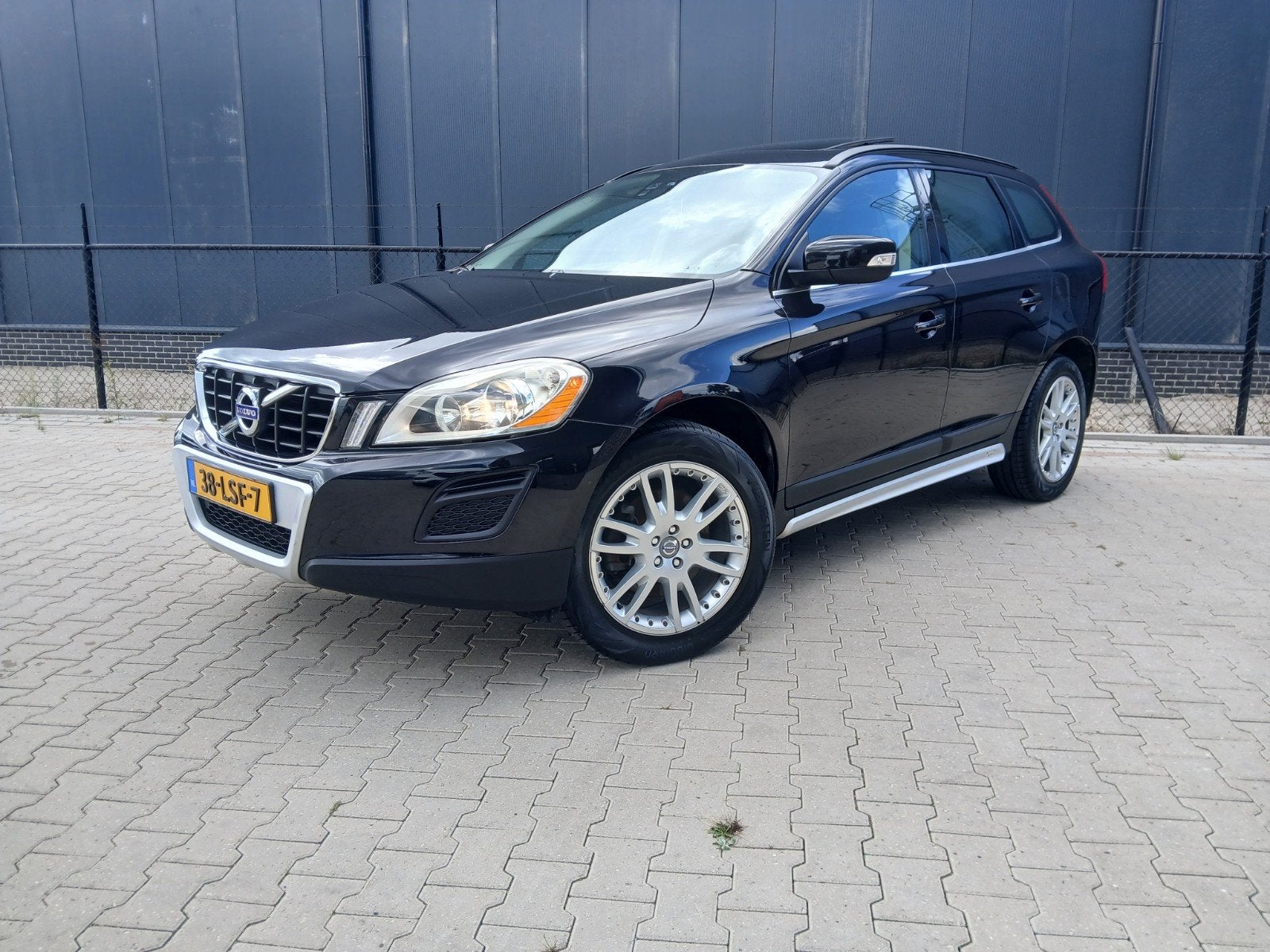 Volvo XC60 2.0 T Powershift 2010 Zwart, Euro 5, Zwart, 4 cilinders, Leder en Stof