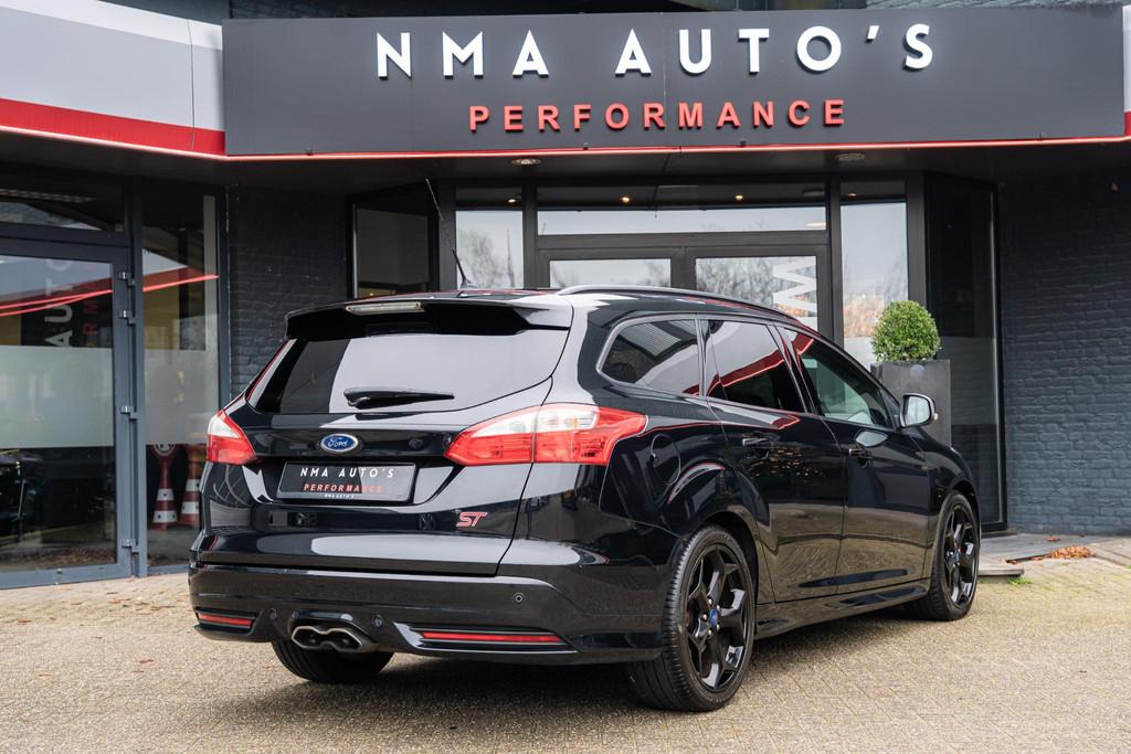 Ford Focus Wagon 2.0 EcoBoost ST-3 250 PK / 6 BAK / PARKEER, Euro 5, Gebruikt, 4 cilinders, Zwart