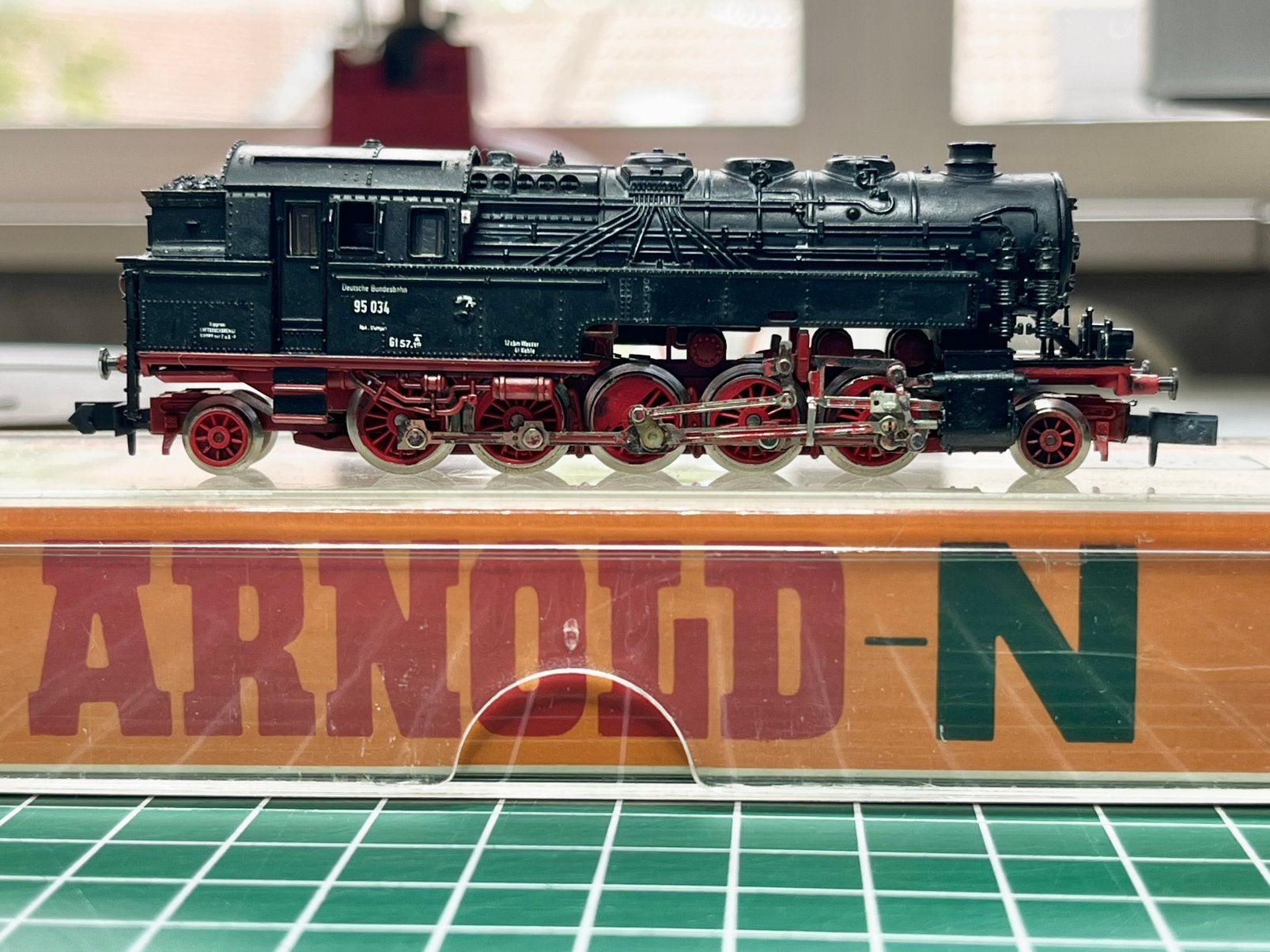 Arnold BR 95, ligt geweatherd., Hobby en Vrije tijd, Modeltreinen | N-Spoor, Arnold, Ophalen of Verzenden, Zo goed als nieuw, Analoog