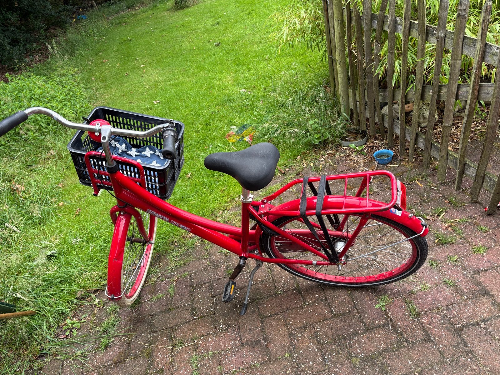 Sparta 3i Dames-/meidenfiets Rood met Mand, Fietsen en Brommers, Ophalen, Gebruikt
