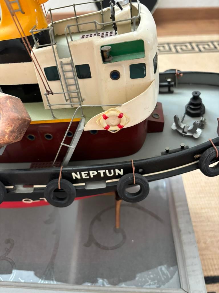 NEPTUN model sleepboot, Hobby en Vrije tijd, Modelbouw | Boten en Schepen, Ophalen, Gebruikt