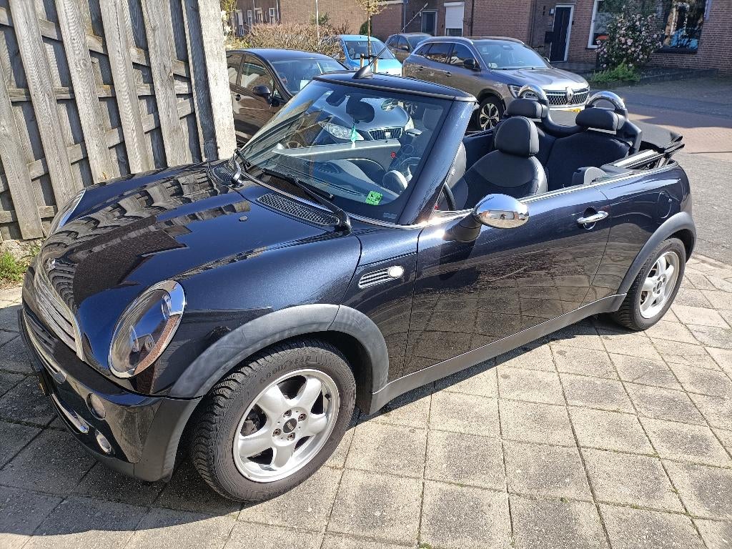 Mini 1.6 16V ONE Cabrio 2006 Zwart, Auto's, Zwart, 4 cilinders, Cabriolet, 4 stoelen