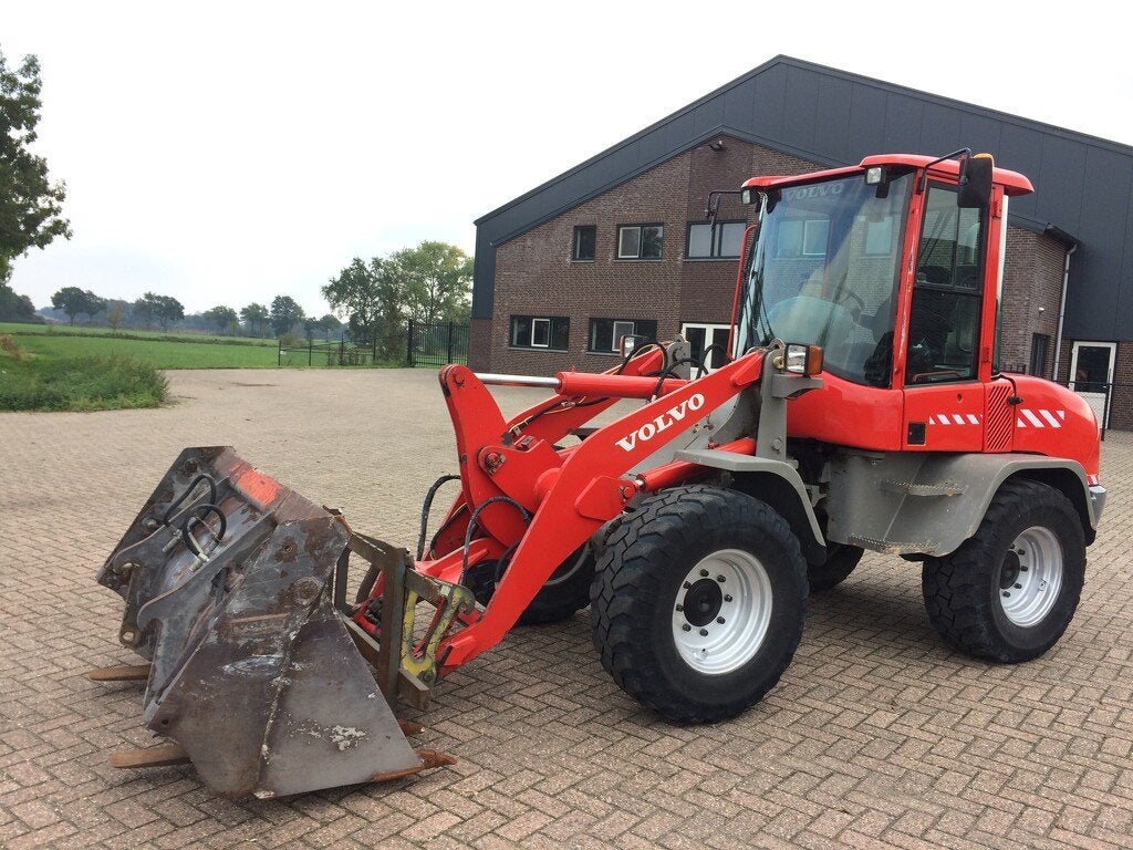 Volvo L35B-Z 2013, Volvo Cons, https://www.volvoce.com/global/en/, Hunderenveldlaan 10
1082  Brussel, Wiellader of Shovel