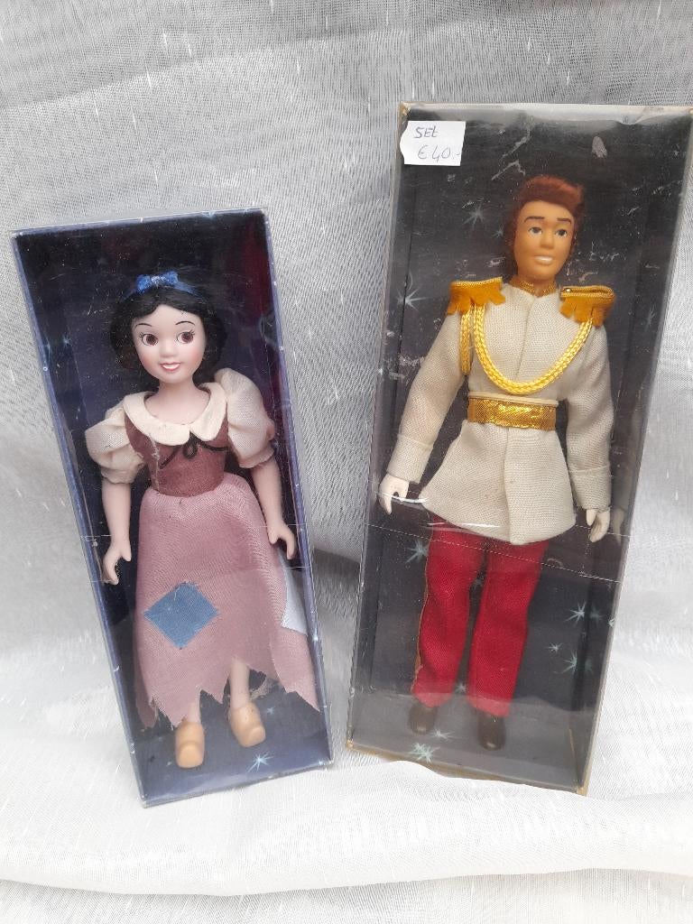 disney set 2 porseleinen poppen sneeuwwitje en prins, Verzamelen, Disney, Ophalen of Verzenden, Overige figuren, Zo goed als nieuw