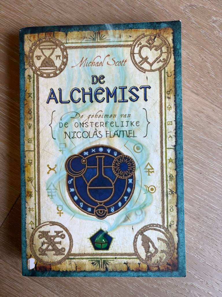 De Alchemist - De Geheimen van de Onsterfelijke Nicolas Flam, Boeken, Ophalen of Verzenden, Zo goed als nieuw