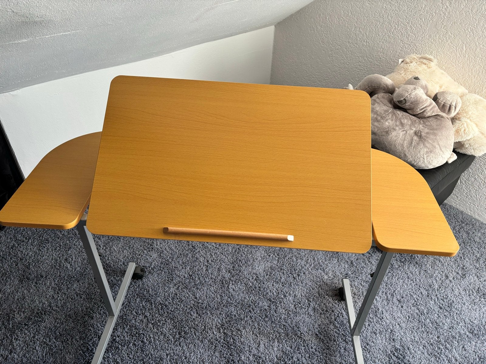 Verstelbare bedtafel met kantelbaar blad en wieltjes, Ophalen, Zo goed als nieuw, 75 cm of meer, 60 cm of meer