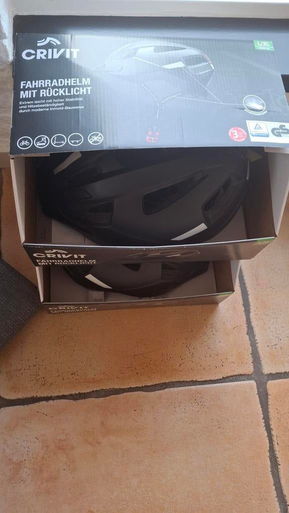 1 nieuwe Crivit fietshelm met achterlicht, verstelbaar, Ophalen, Nieuw, L, Crivit