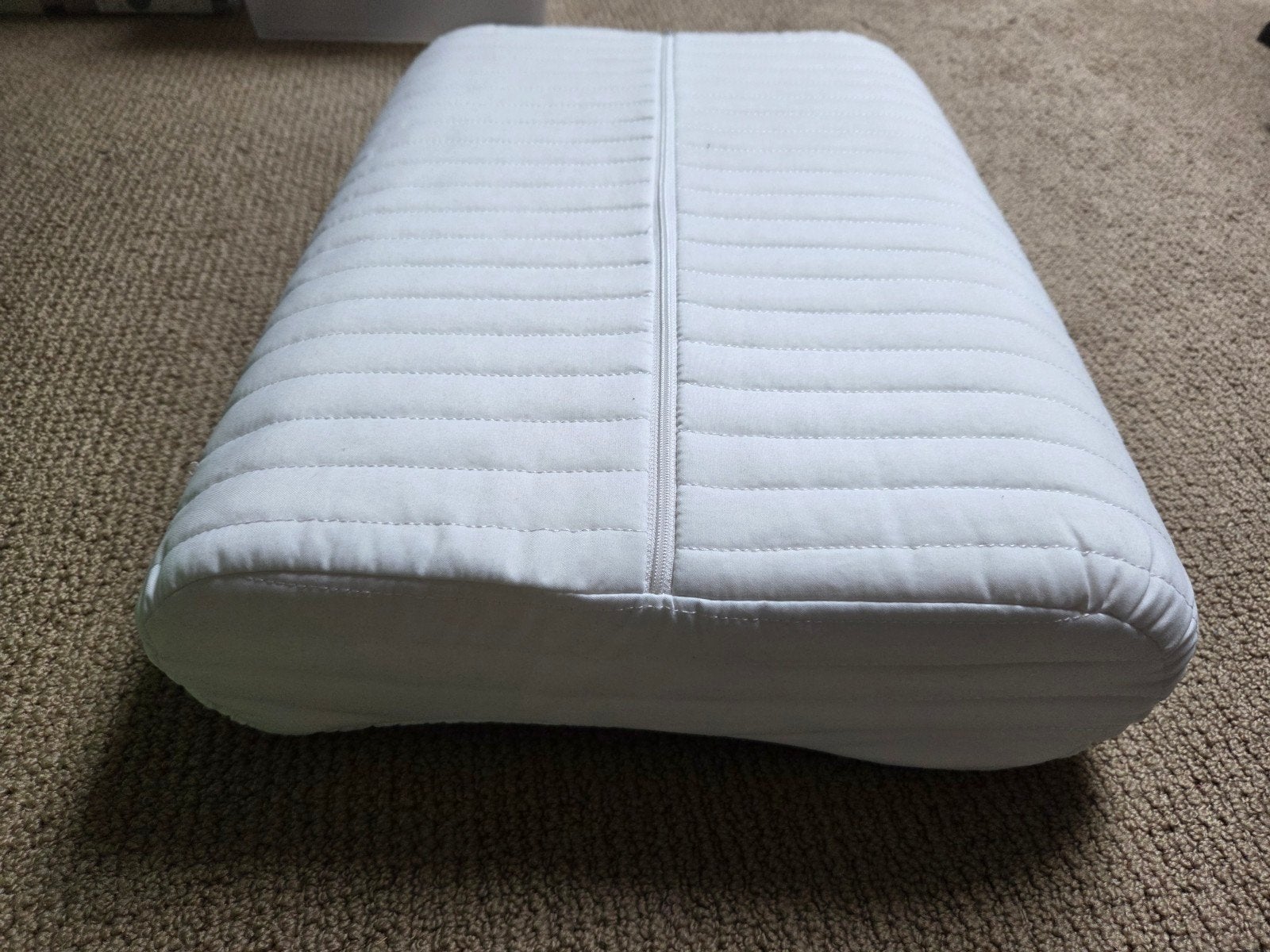 Orthopedisch hoofdkussen - nieuwstaat, Huis en Inrichting, Slaapkamer | Beddengoed, Ophalen, Wasbaar, Eenpersoons, Wit