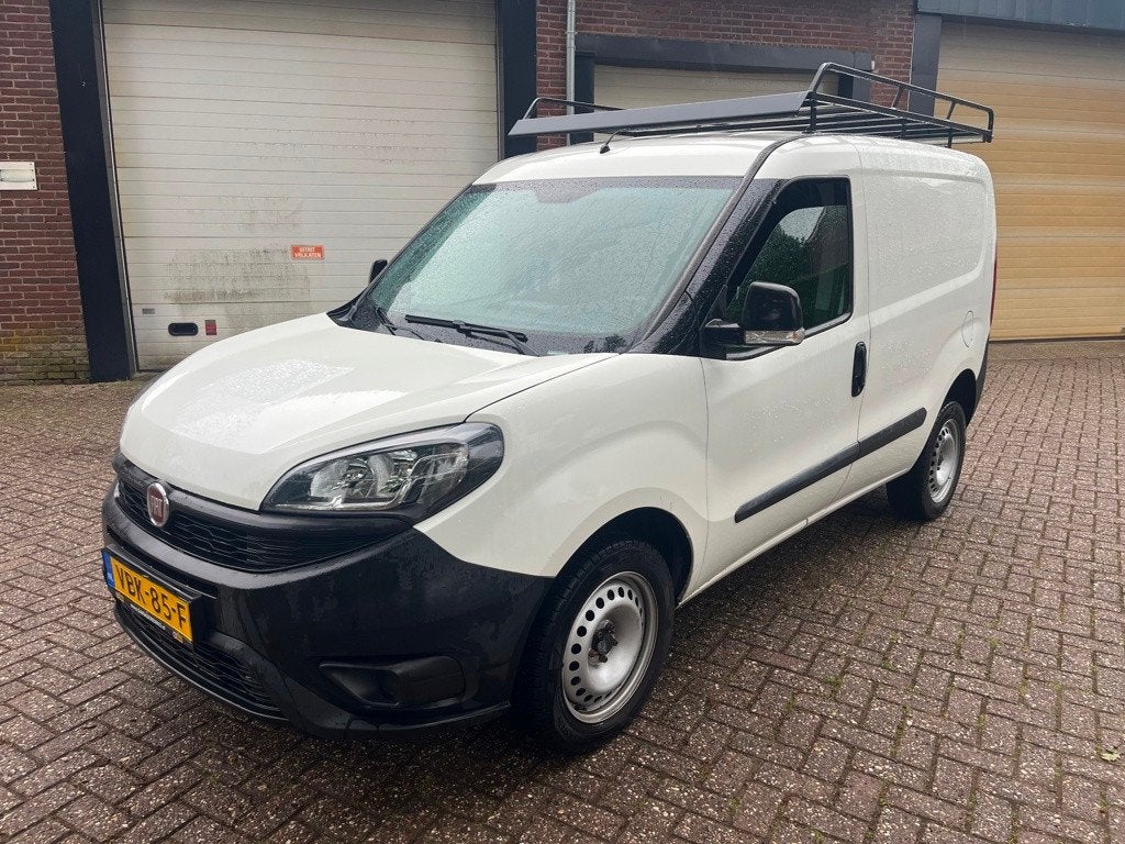Fiat Doblò Cargo 1.4 Fire L1H1 AIRCO / NAP / Benzine, Auto's, Bestelauto's, Voorwielaandrijving, Gebruikt, Euro 6, Wit