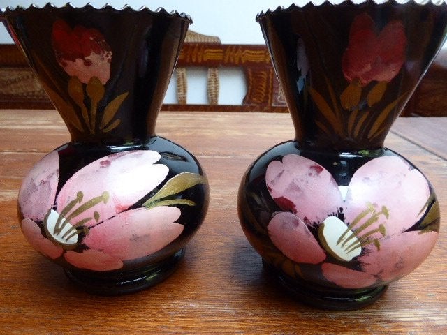 2 art deco hyaliet vaasjes met bloemen, Doyen, Ophalen of Verzenden