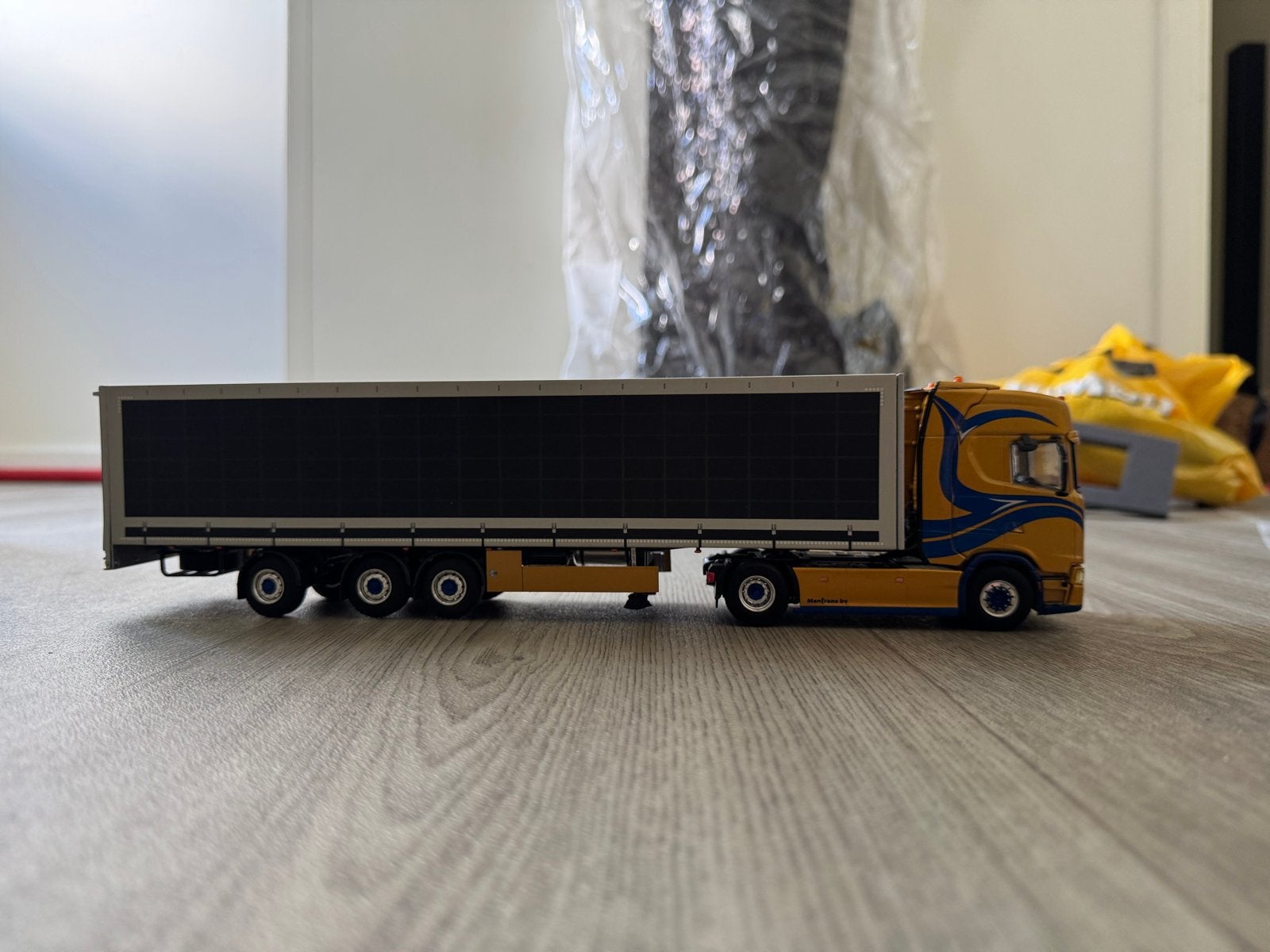 WSI Miniatuur Vrachtwagen Scania Mantrans BV, Hobby en Vrije tijd, Overige merken, 1:32 tot 1:50, Ophalen of Verzenden, Zo goed als nieuw