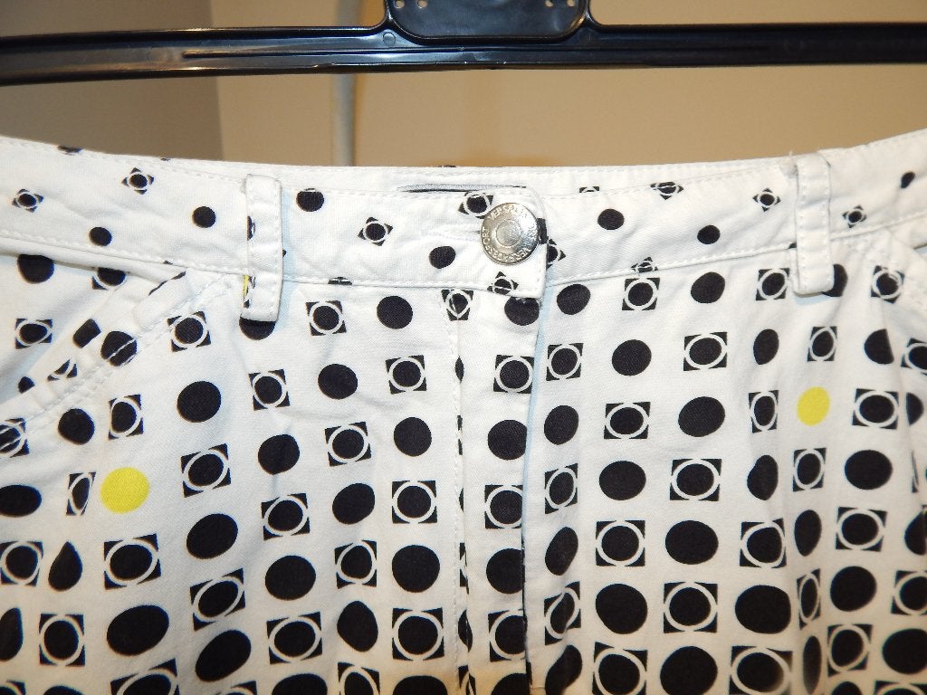 Versace sport vintage rok wit in zwart printje met geel S, Verzenden, Wit, Versace, Maat 36 (S)