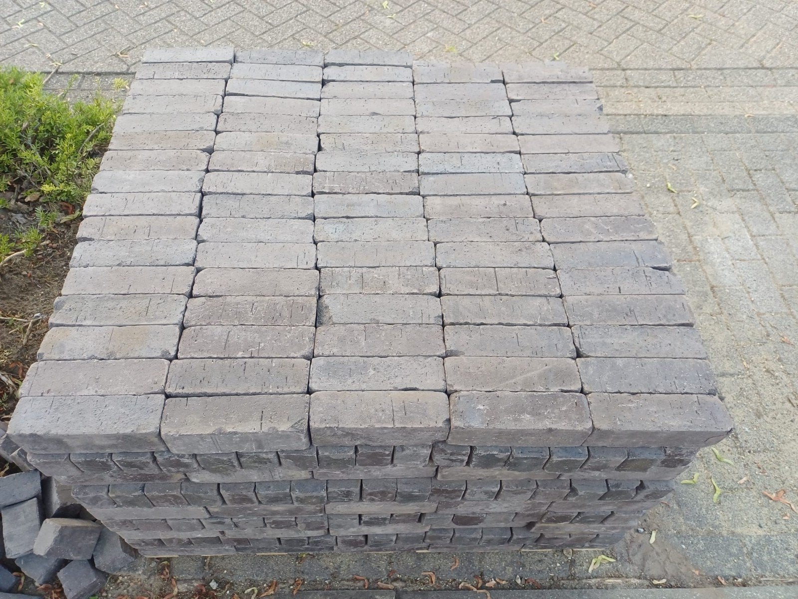 Te koop: Dikformaat klinkers 10m2   €150,-, Ophalen of Verzenden, Nieuw, Beton, Klinkers