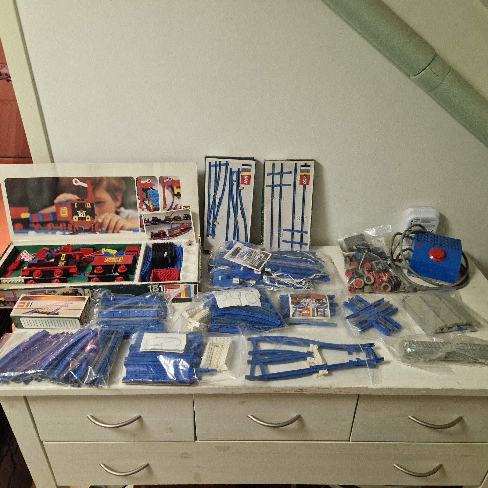 trein plus rails overgang LEGO wel oud maar perfect, Gebruikt, Lego, Ophalen of Verzenden, Inclusief accessoires
