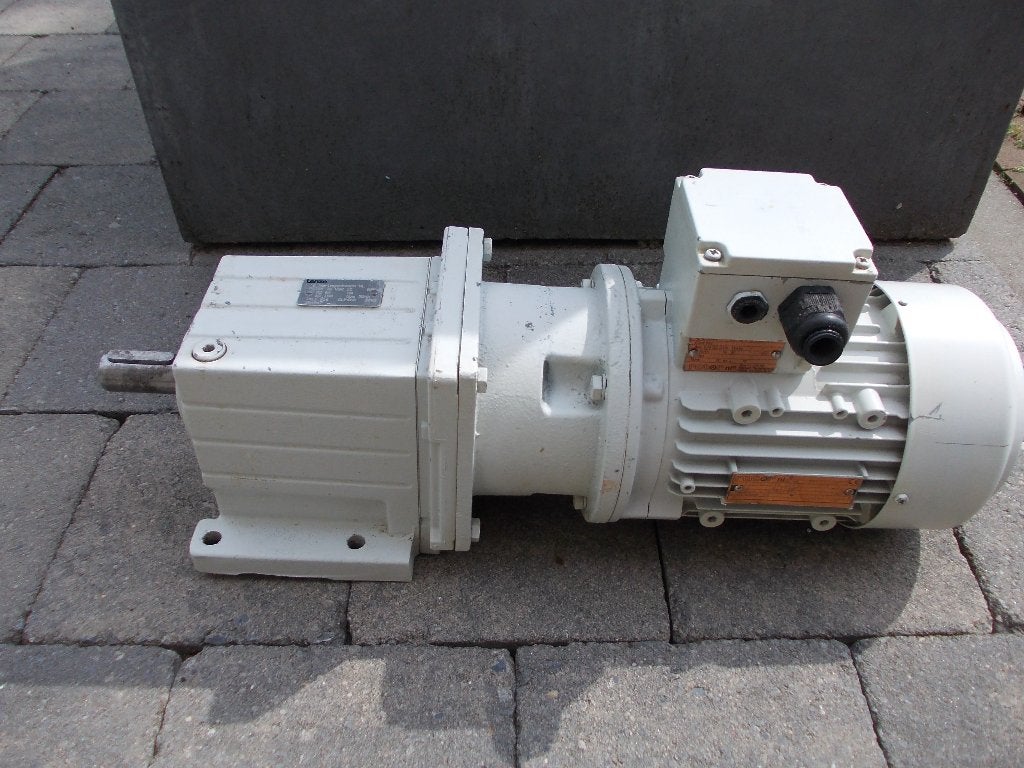 ROTOR elektro motor met LENZE vertragingskast, Doe-het-zelf en Verbouw, Motoren, Ophalen, Gebruikt, Elektromotor, Minder dan 1400 rpm