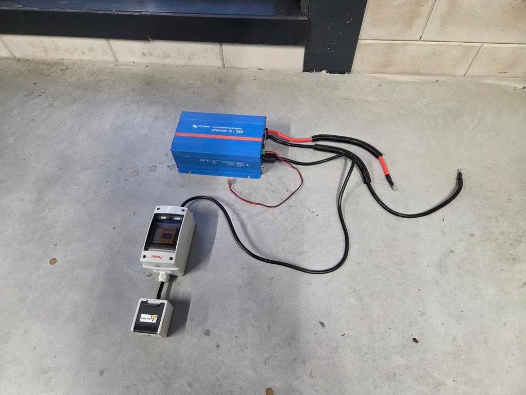 Victron 1200 watt 12V omvormer inverter isolatiebewaking, Ophalen