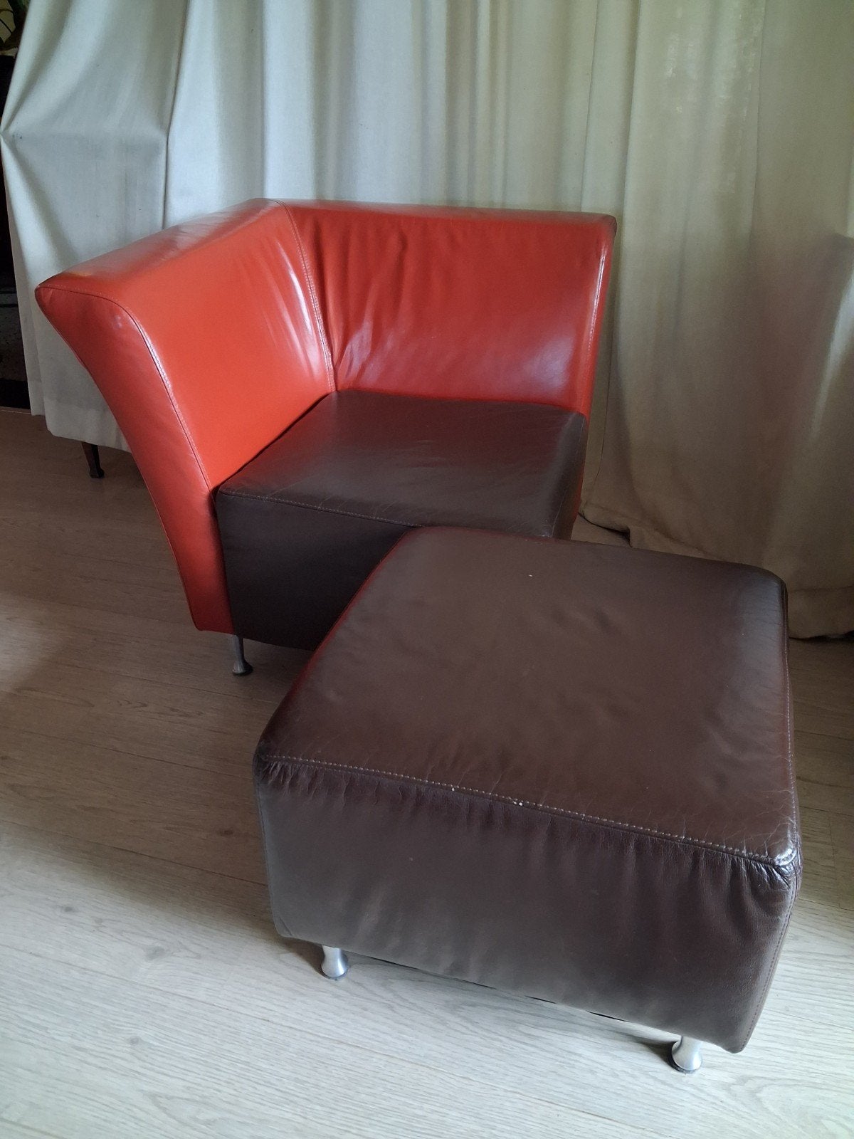 Hoekfauteuil met hocker/poef, Ophalen, Zo goed als nieuw, 75 tot 100 cm, 75 tot 100 cm