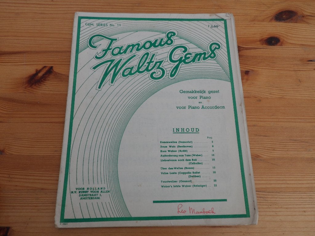 Famous waltz gems, Gebruikt, Accordeon, Ophalen of Verzenden, Artiest of Componist