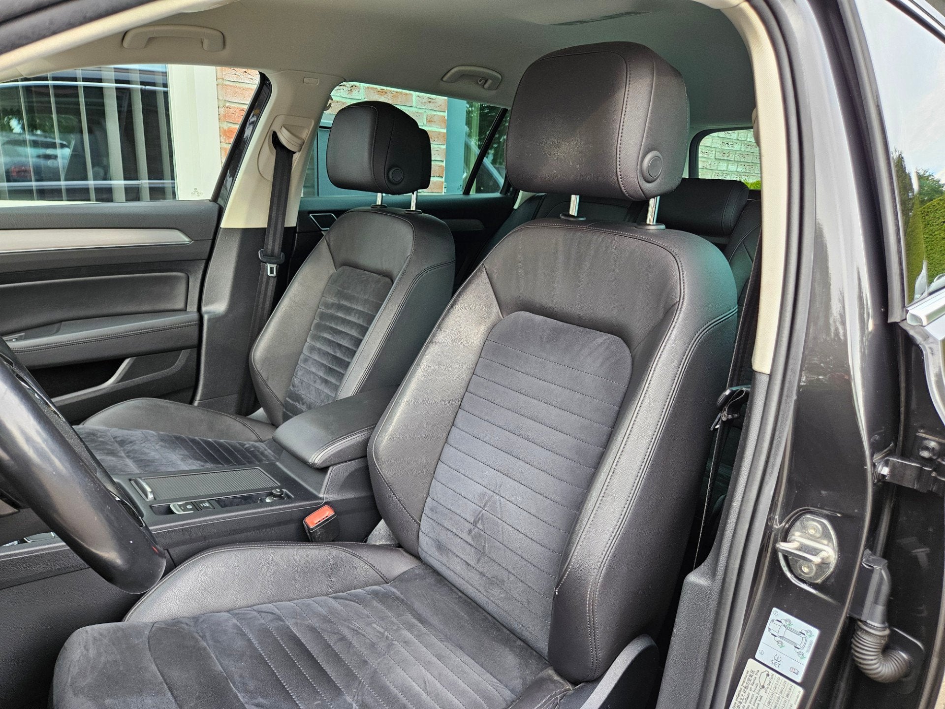 Volkswagen Passat Variant 1.5 TSI Highline Business R Trekha, 730 kg, Euro 6, 4 cilinders, 150 pk