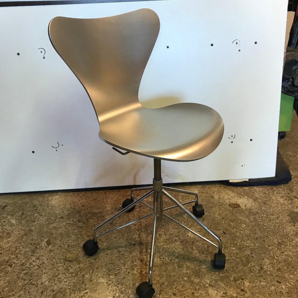 Fritz Hansen vlinder stoel 3117 bureaustoel zilvergrijs, Zwart, Ophalen of Verzenden, Zo goed als nieuw, Nvt