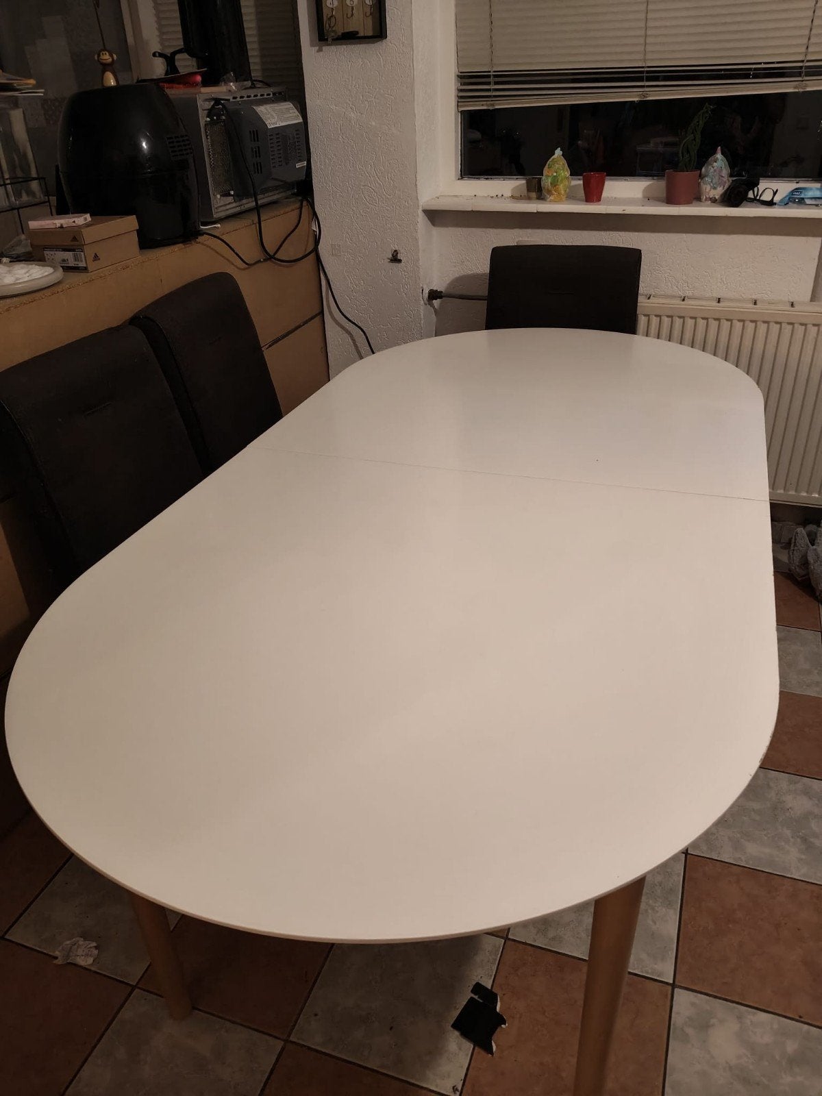Uitschuifbare eettafel met lichte transportschade