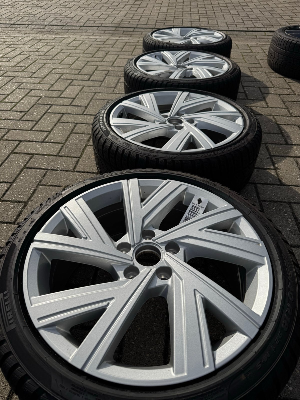Originele Golf 8 GTE winterset 18inch Pirelli Sottozero 3, Ophalen, Gebruikt, Winterbanden, Banden en Velgen