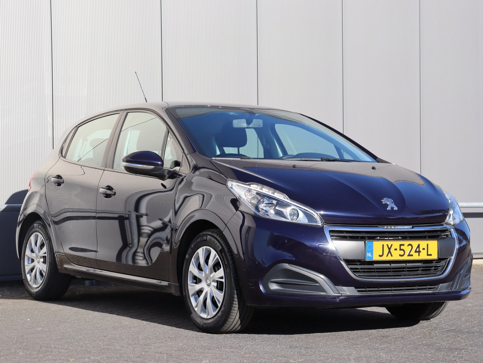 Foto 5 van Peugeot 208 1.2 PureTech Active airco navi org NL