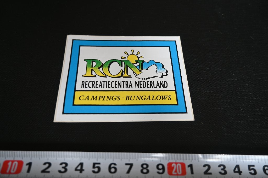 sticker RCN Recreatiecentra Nederland Campings Bungalows, Ophalen of Verzenden, Zo goed als nieuw
