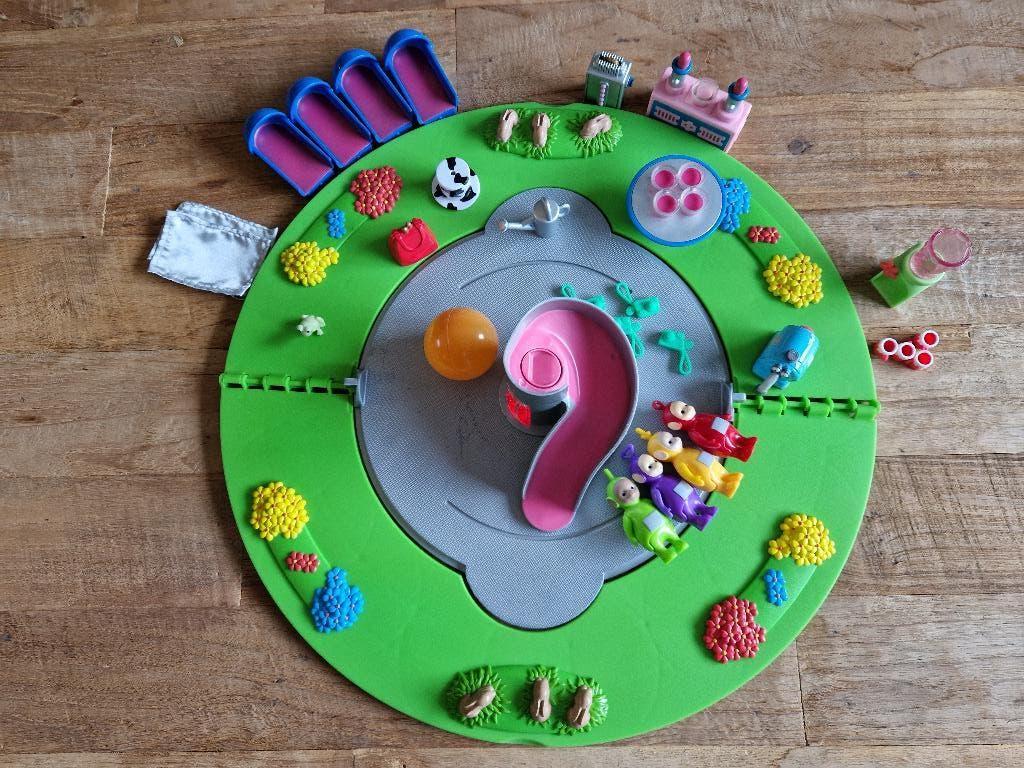 Teletubbies Home Hill Playset Compleet +EXTRA items zeldzaam, Verzamelen, Verzenden, Zo goed als nieuw