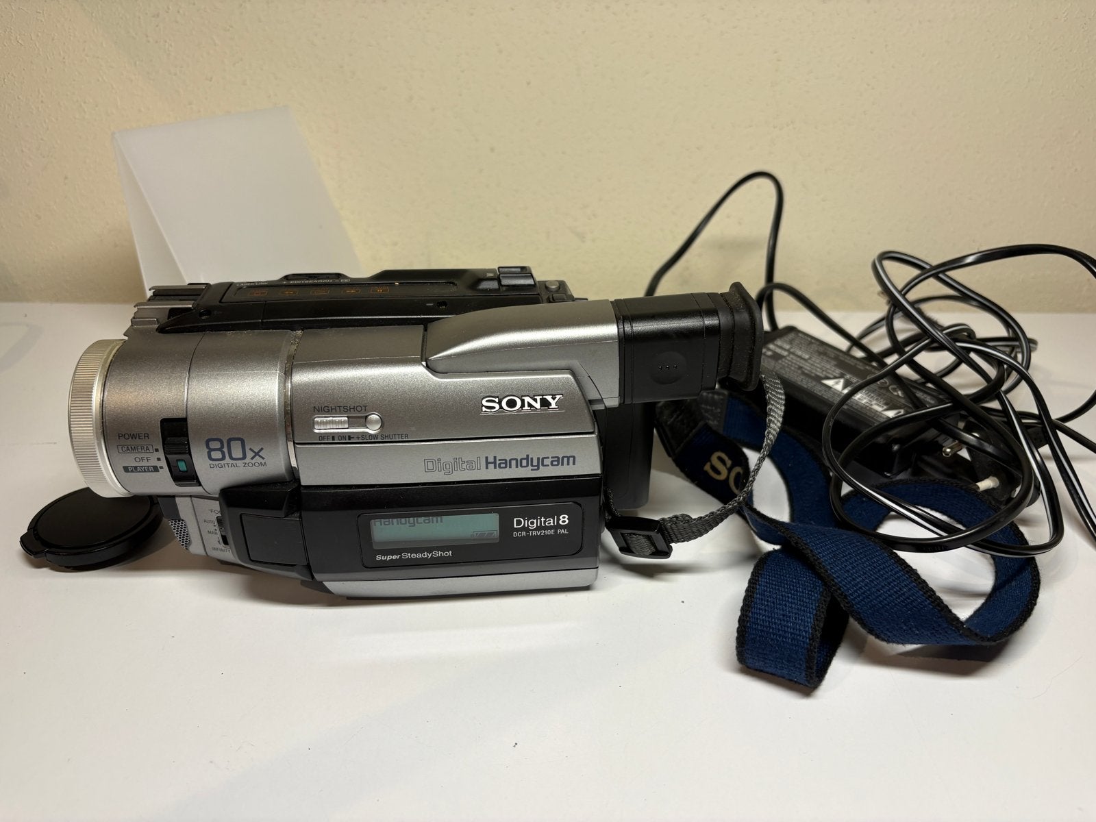 Sony Digital Handycam DCR-TRV210E - Vintage Camcorder, Gebruikt, Overige soorten, Ophalen of Verzenden, 8 tot 20x