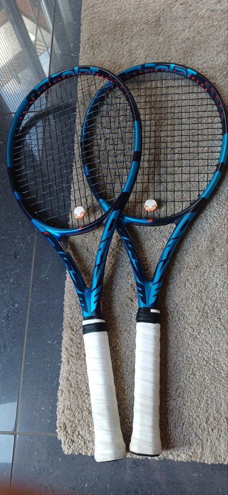 2x Babolat pure drive 98 inch 305 gram grip 2 als nieuw!!, Ophalen of Verzenden, Zo goed als nieuw, Racket, Babolat
