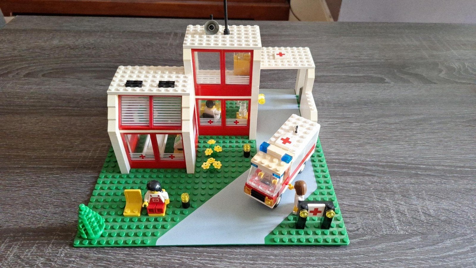 Vintage Lego ziekenhuis 6380, Kinderen en Baby's, Speelgoed | Duplo en Lego, Ophalen of Verzenden, Gebruikt
