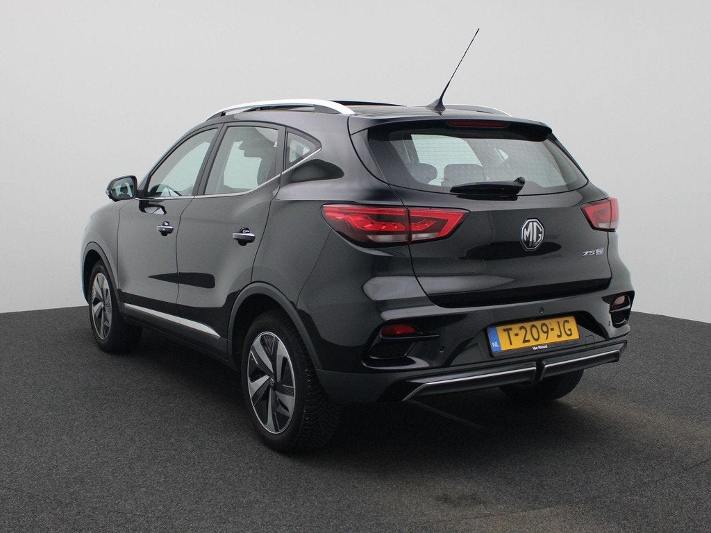 MG ZS EV Long Range Luxury 70 kWh | Panoramadak | lichtmetal, Auto's, MG, 12 maanden, Gebruikt, ZS, Zwart