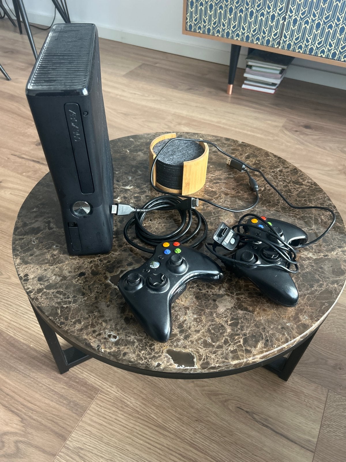 XBOX 360 (209 GB) 2 controller incl GTA 5 en HDMI kabel, Ophalen, Gebruikt, Met 2 controllers, 360 S
