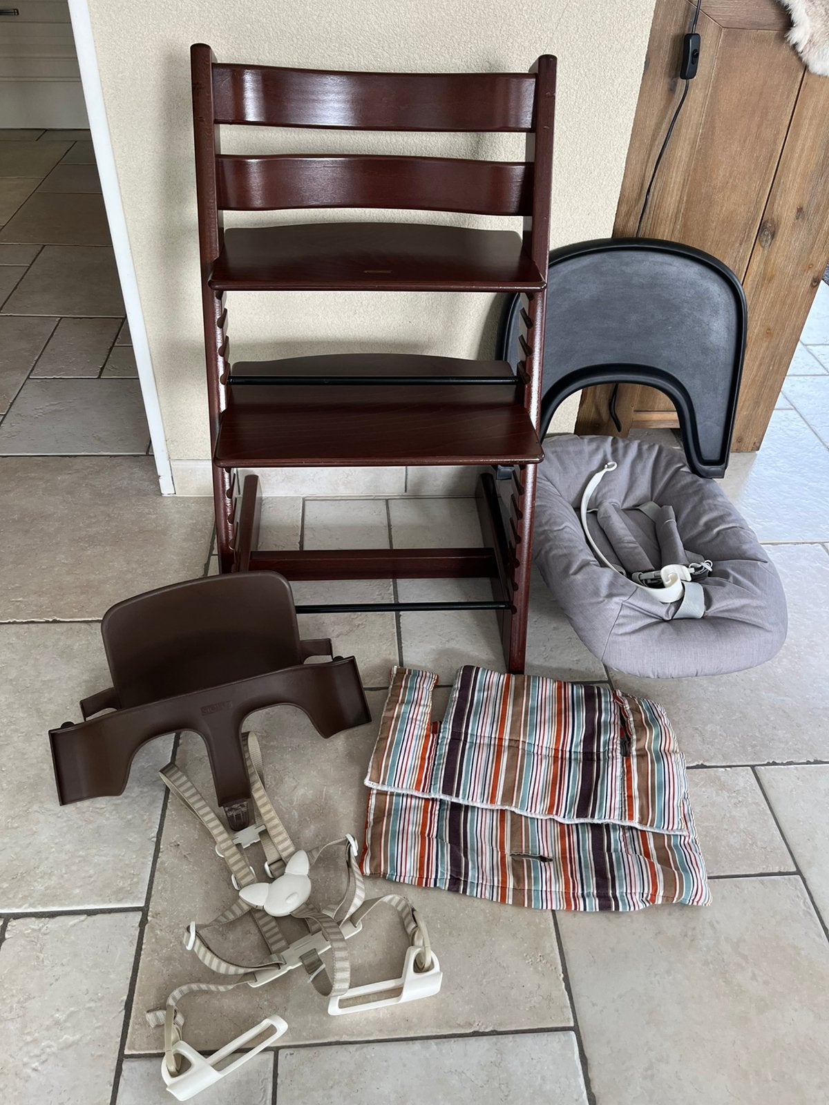 Tripp Trapp stoel Stokke trip trap kinderstoel NieuwsteModel, Ophalen, Zo goed als nieuw, Meegroeistoel