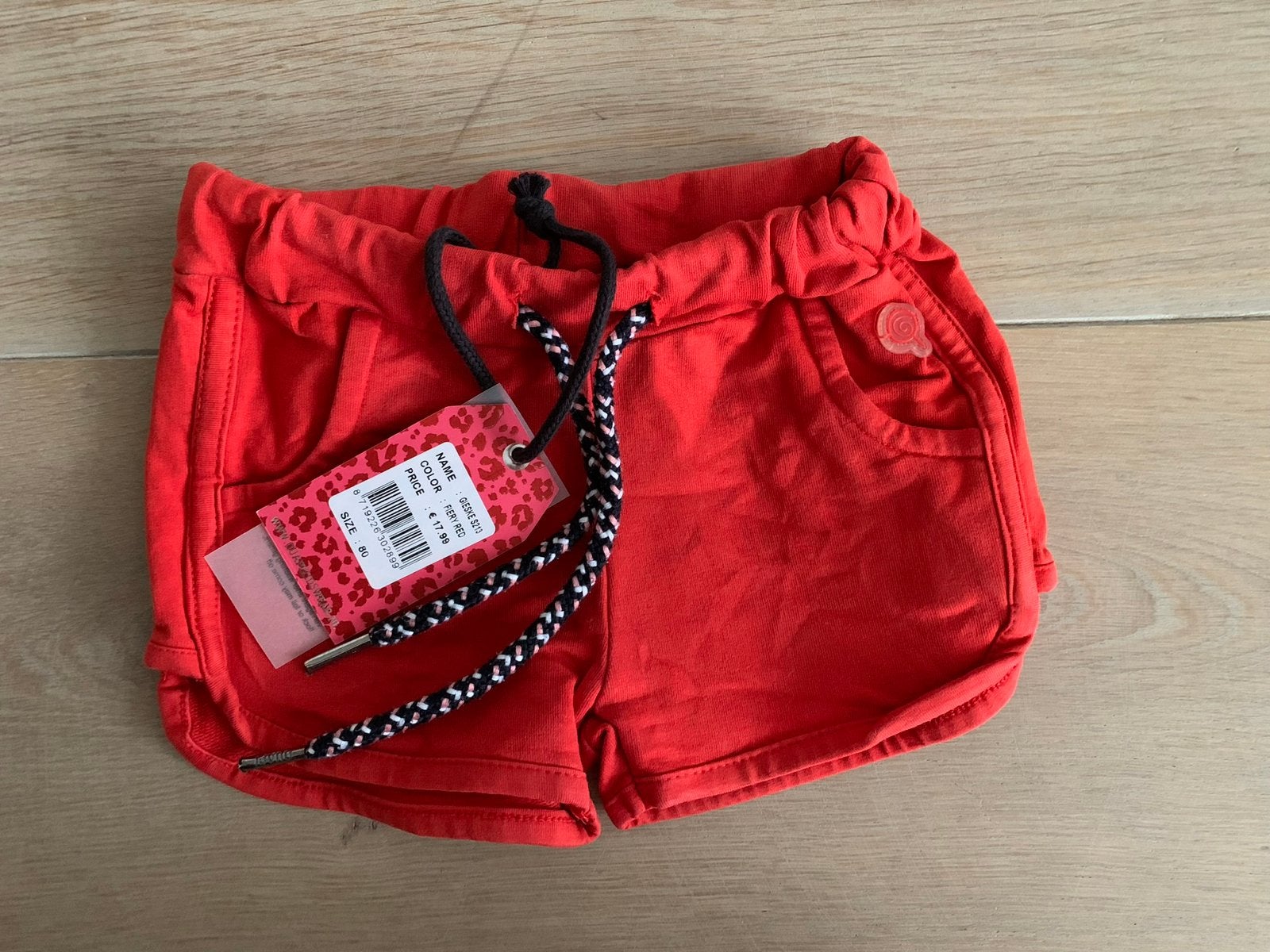 Rood broekje van Quapi - maat 80, Kinderen en Baby's, Babykleding | Maat 80, Ophalen of Verzenden, Nieuw, Jongetje of Meisje, Broekje