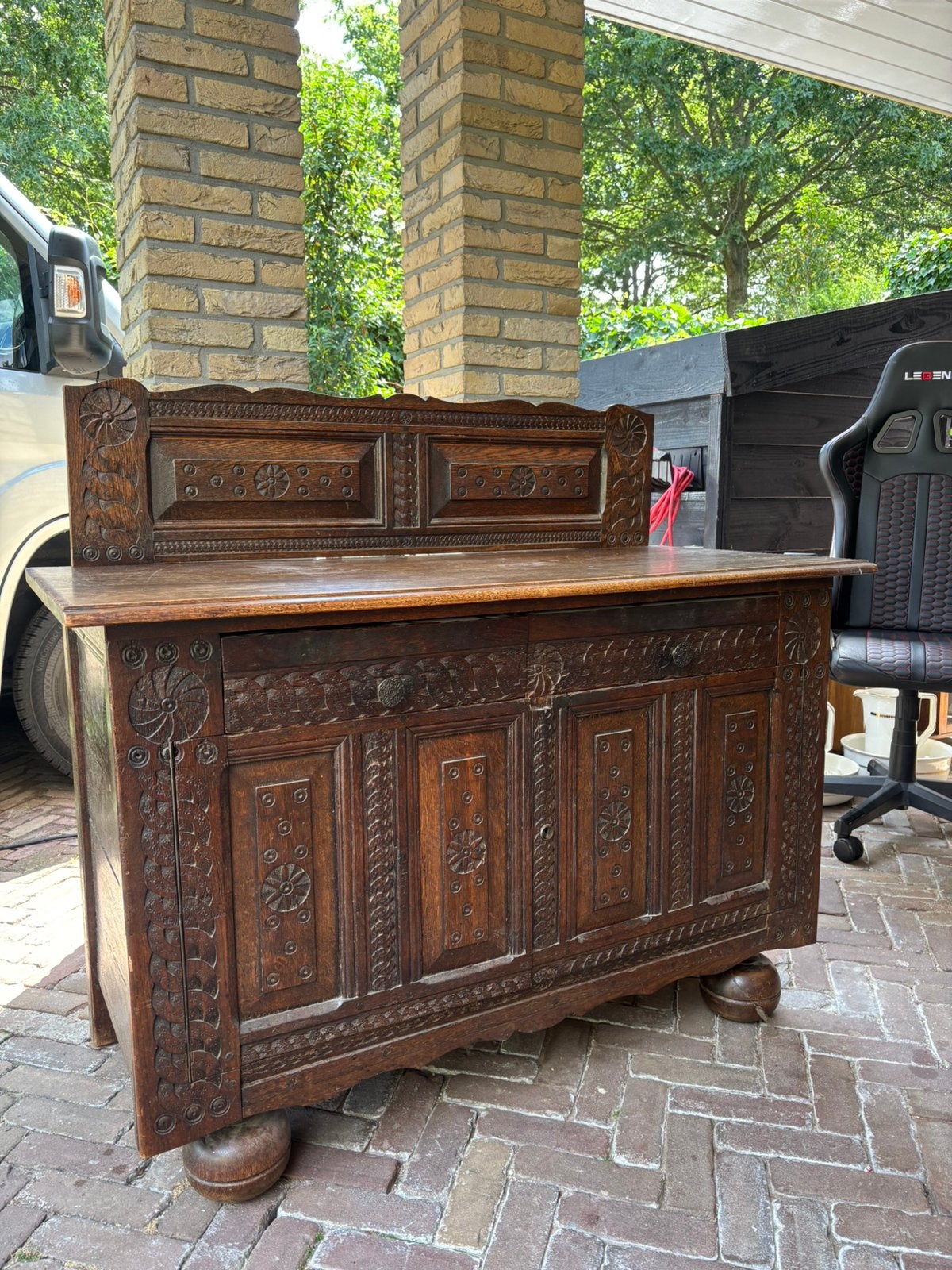 Grote antieke eiken kast / dressoir – prachtig snijwerk!, Antiek en Kunst, Antiek | Meubels | Kasten, Ophalen