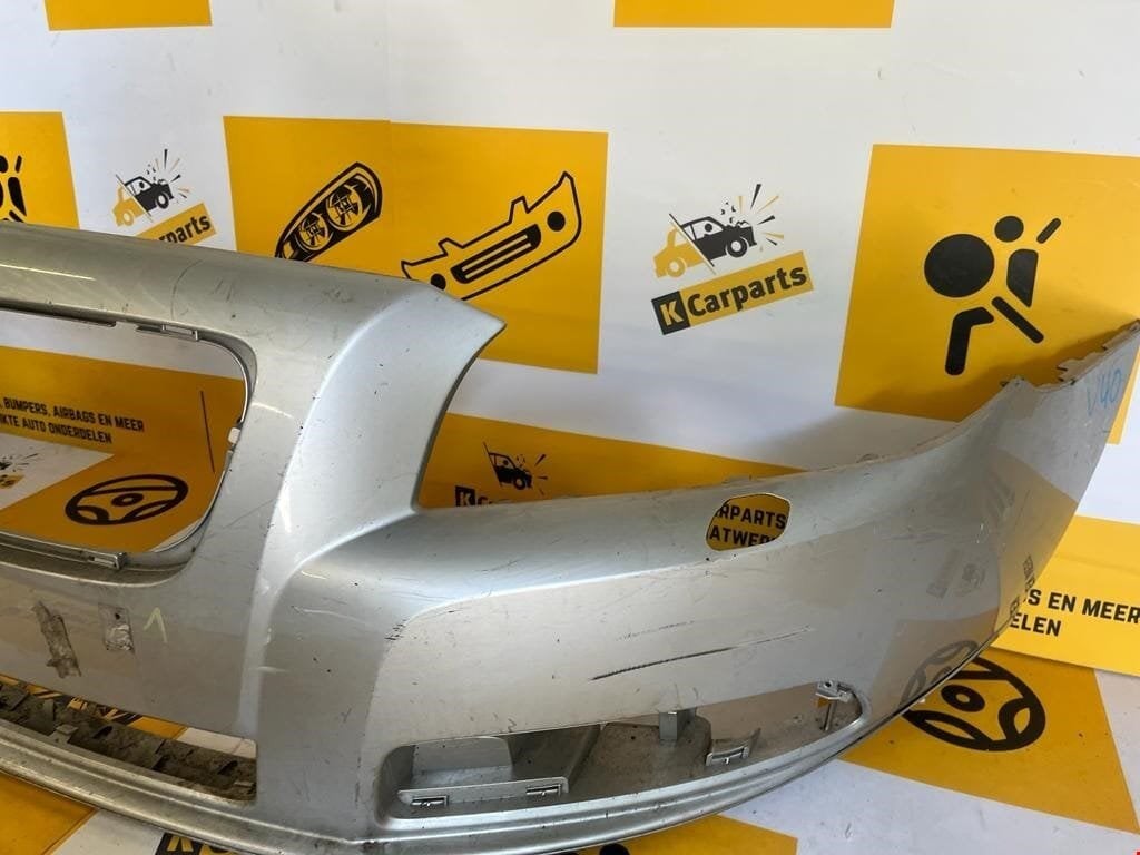 Voorbumper Volvo v40 KLS oude model bumper, Info@fabrikant.eu, Ophalen of Verzenden, Volvo, Bumper