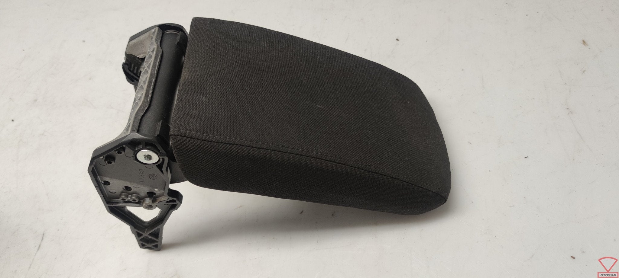 VW Jetta 2013 Armsteun 5C6864207B, Gebruikt, Volkswagen, Volkswagen AG, Berliner Ring 2
38440  Wolfsburg, DE